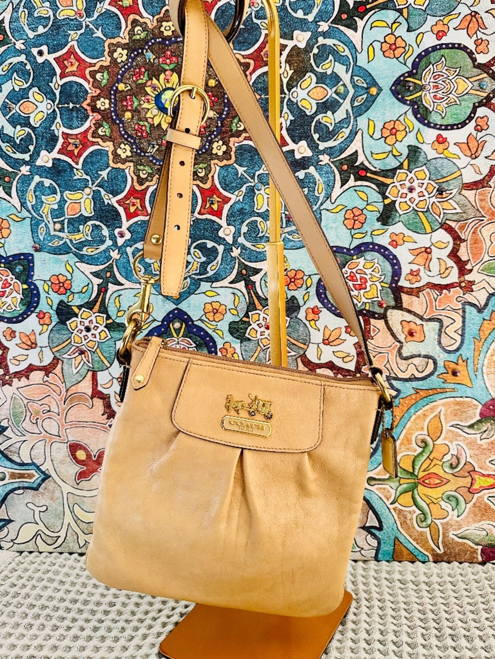 Coach Madison Leather Swingpack Crossbody Bag - Light Tan - Picture 1 of 6